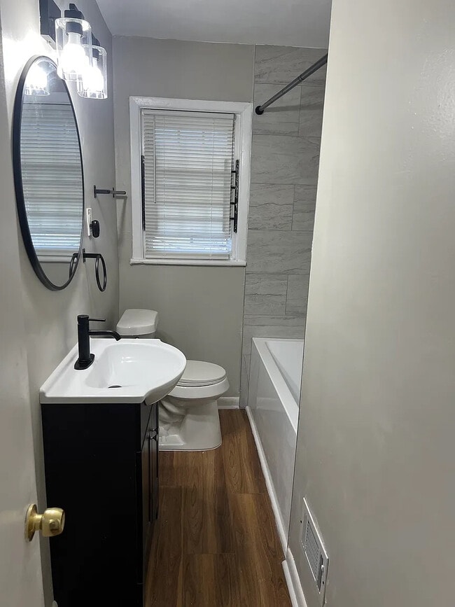 Building Photo - Room in House on Spellman St NW