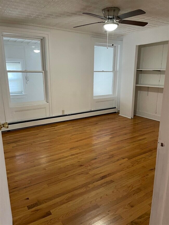 Foto del edificio - 37 Waverly St