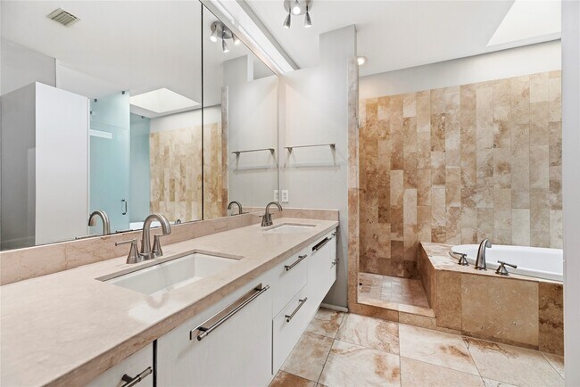 Foto del edificio - 1107 W 17th St
