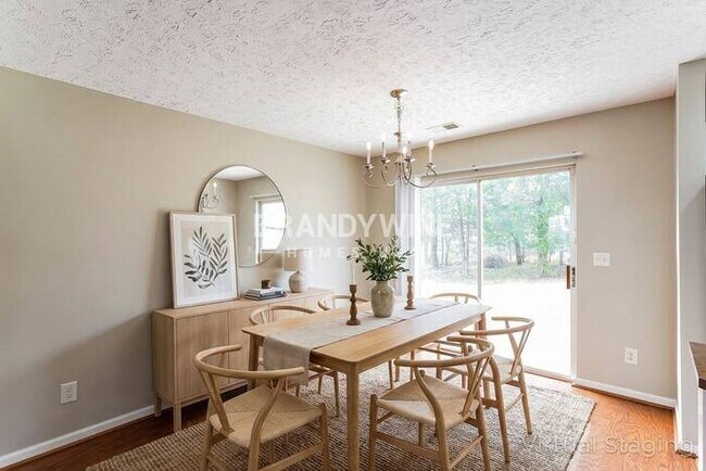 Foto del edificio - 2509 Jordan Ridge Dr