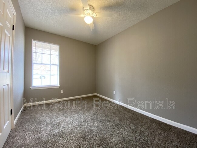 Building Photo - 5402 Breckenwood Dr