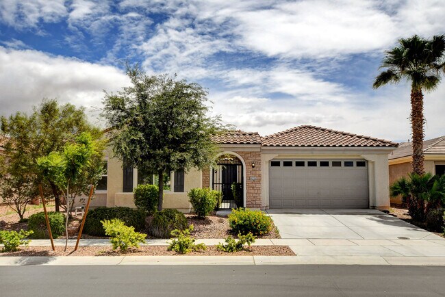 Foto del edificio - 8216 Imperial Lakes St