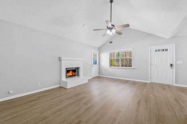 Building Photo - 4660 Bryant Rd