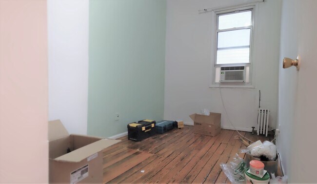 Building Photo - 394 Manhattan Ave