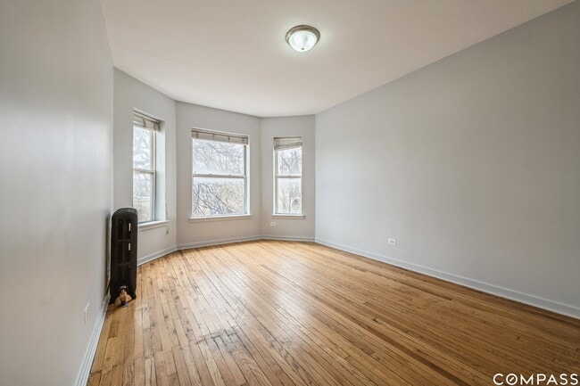 Foto del edificio - 310 N Kedzie Ave