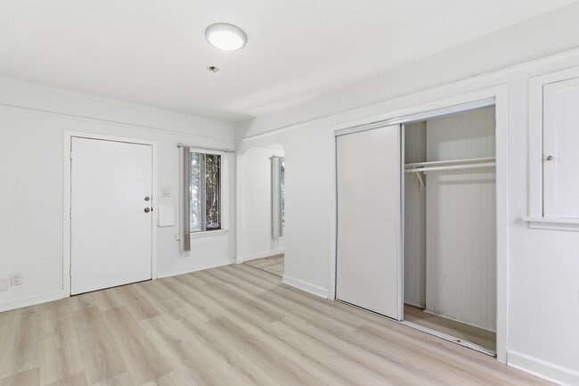 Interior Photo - 1426 S Bonnie Brae Street
