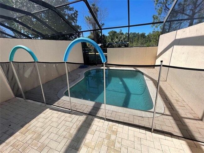 Building Photo - 2336 Silver Palm Dr