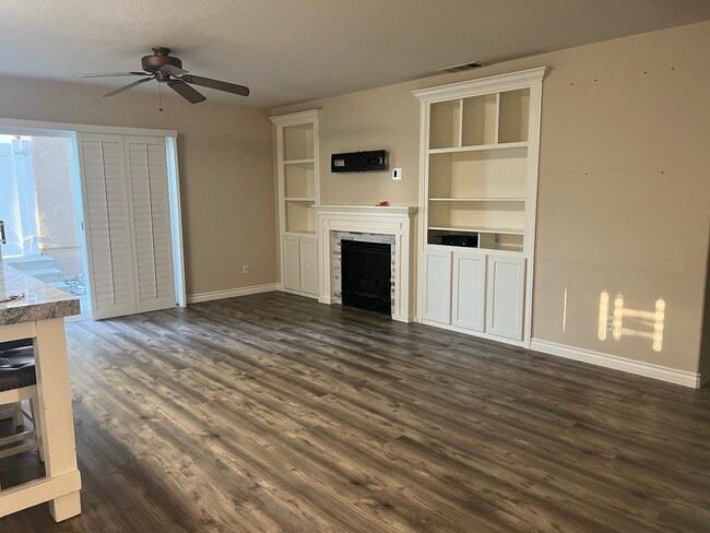 Living Room - 27530 Sierra Madre Dr
