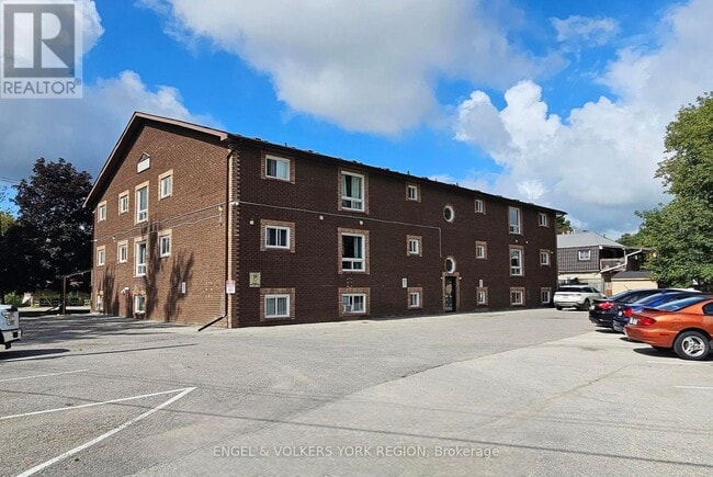 Building Photo - 86 Curtis St