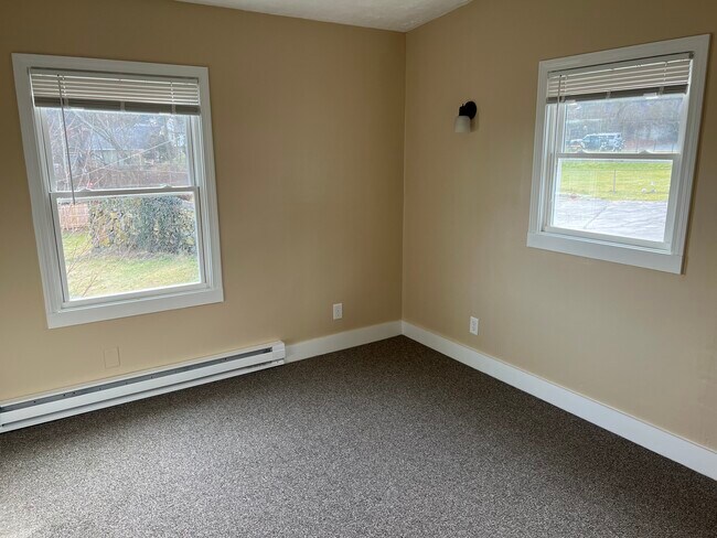 Building Photo - 35 Merchants Ave