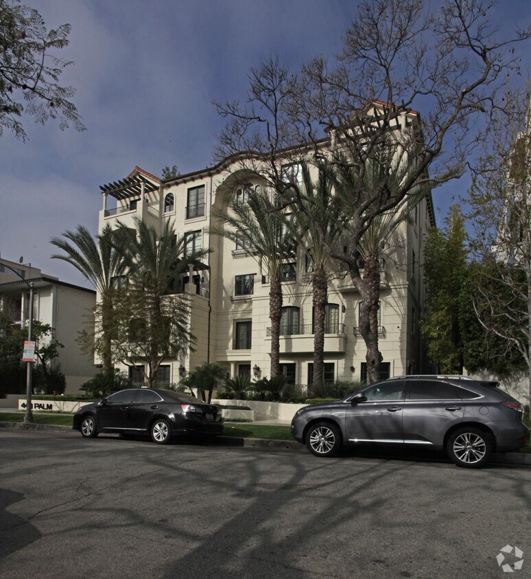 Foto del edificio - 443 N PALM Dr