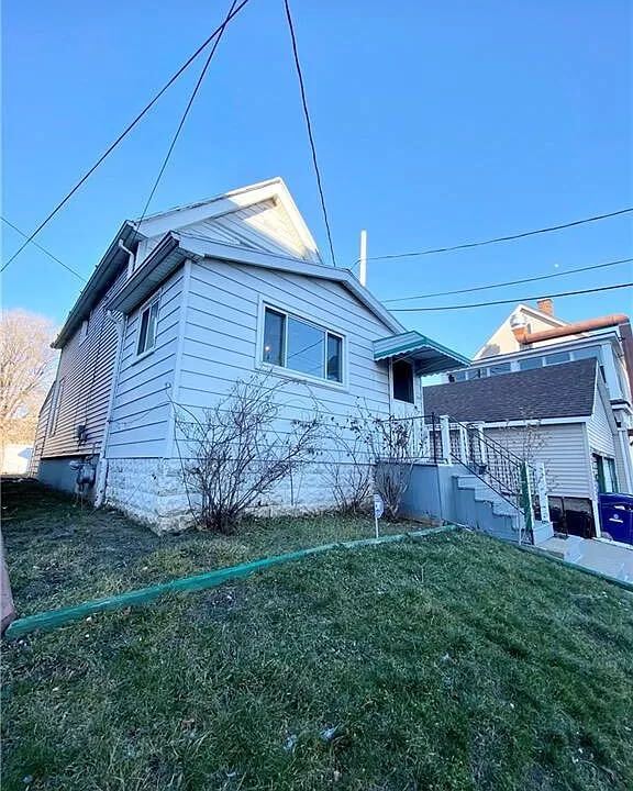 Primary Photo - 104 Gladstone St