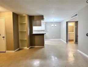 Building Photo - 2200 Cypress Landing Rd