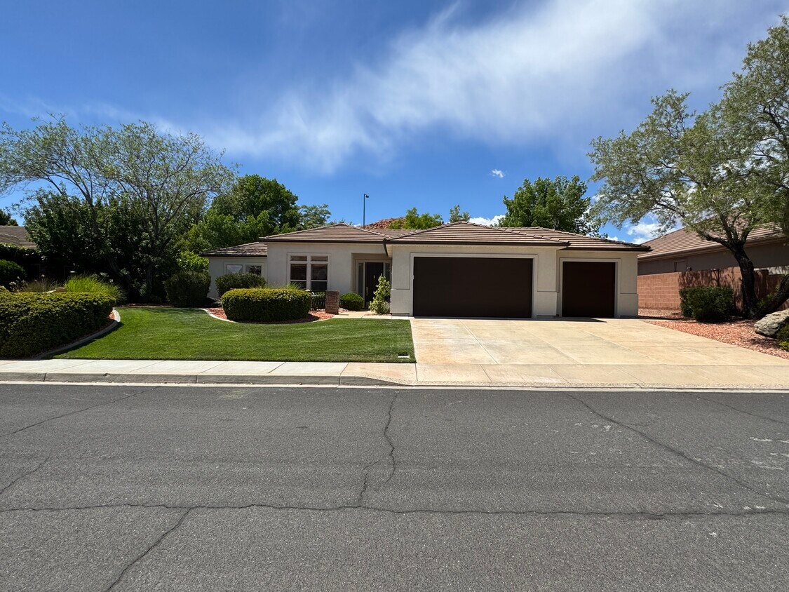 Foto principal - 1097 N Berkshire Dr