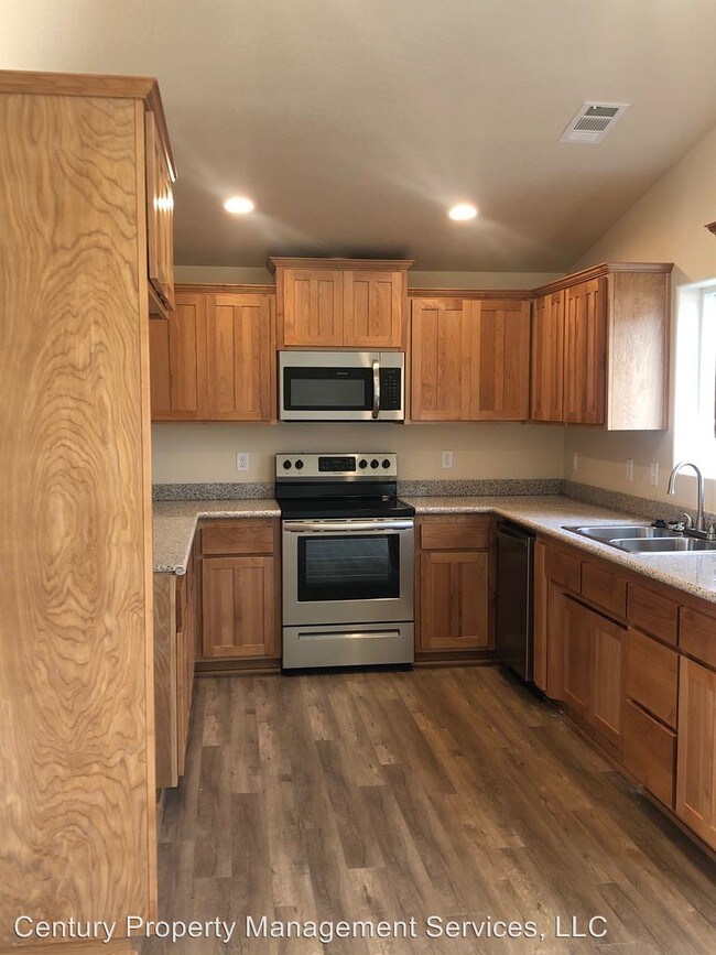 Building Photo - 3 br, 2 bath House - 1802 Aster Street