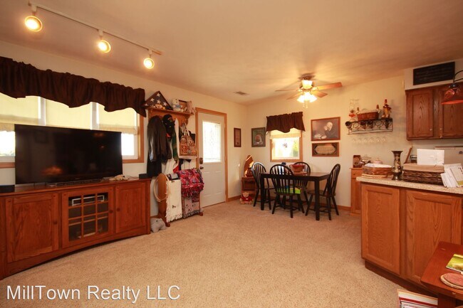 Foto del edificio - 2 br, 1 bath House - 1004 10th Ave
