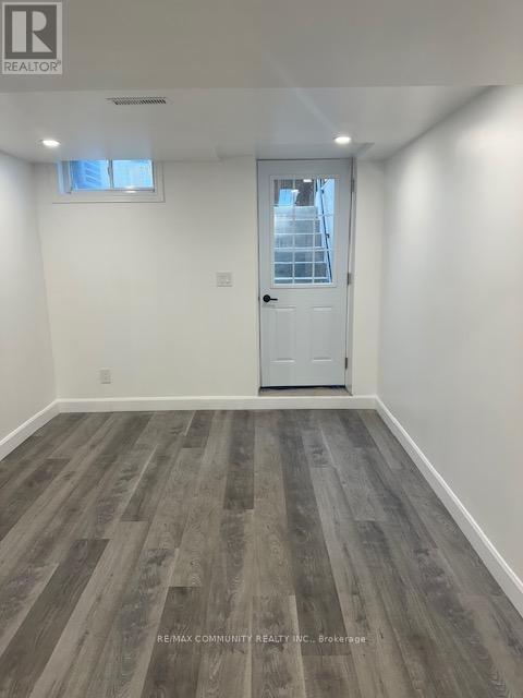 Photo du bâtiment - 37 Fieldcrest Ave