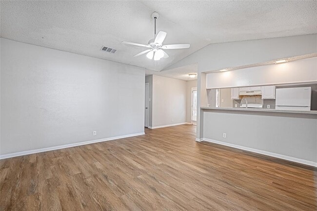 Building Photo - 1213 Dobie Dr