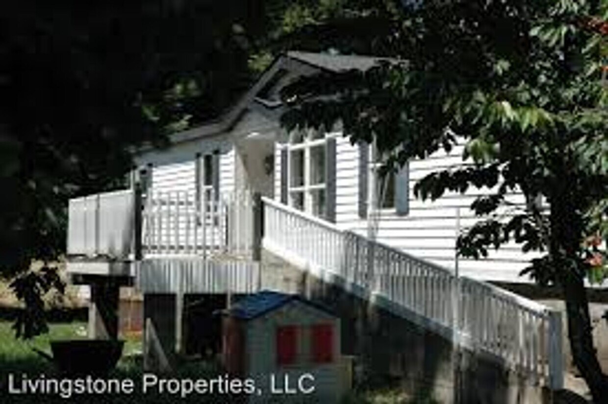 Foto principal - 4+ bdrm Country Home