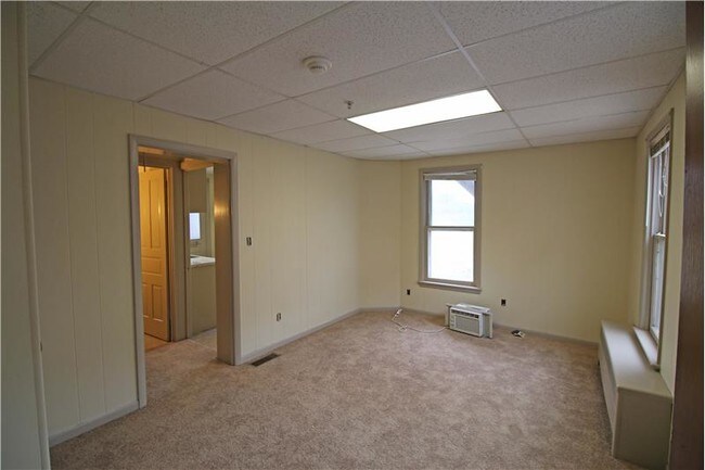 Building Photo - 33 W Middle St
