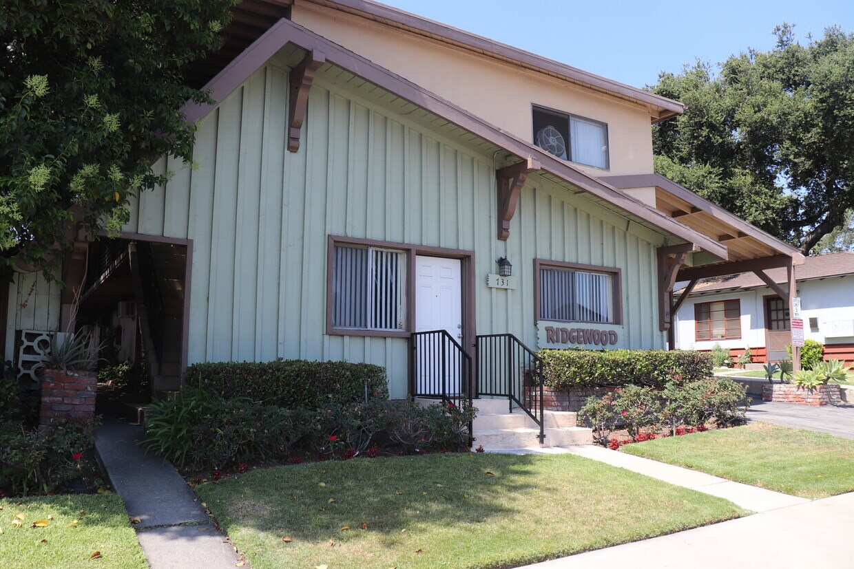Primary Photo - 731 W Foothill Blvd