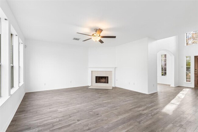 Foto del edificio - 115 W Russet Grove Cir