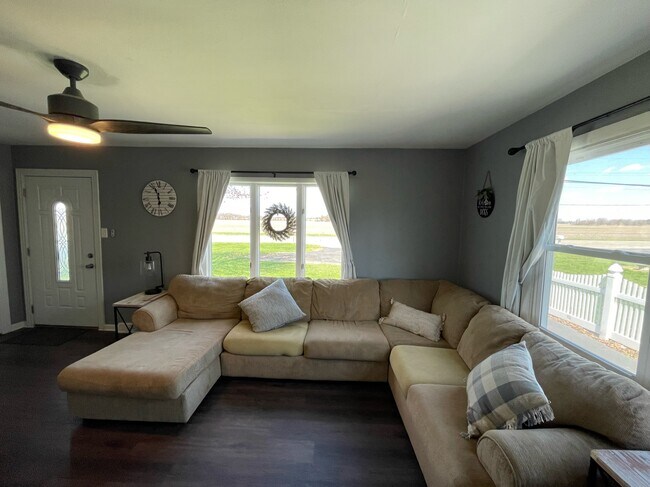 Living Room - 626 W State Road 8