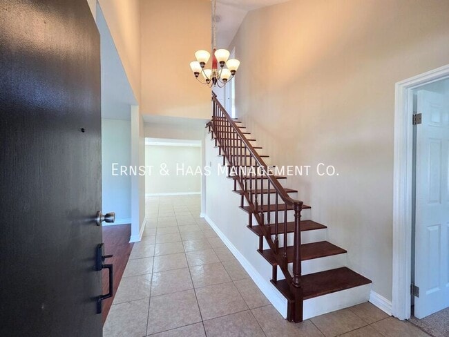 Foto del edificio - 926 E Bastanchury Rd