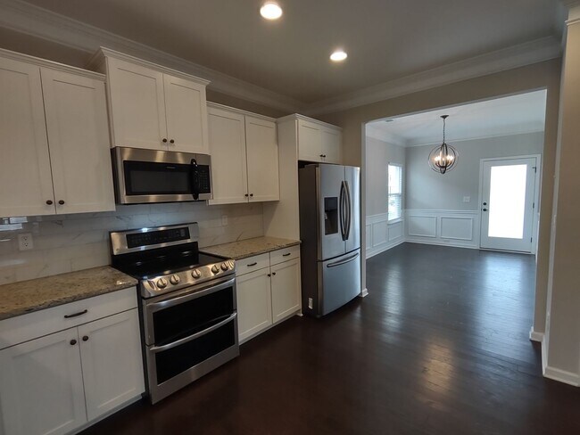 Foto del edificio - Pristine, move in ready Ranch Style home l...