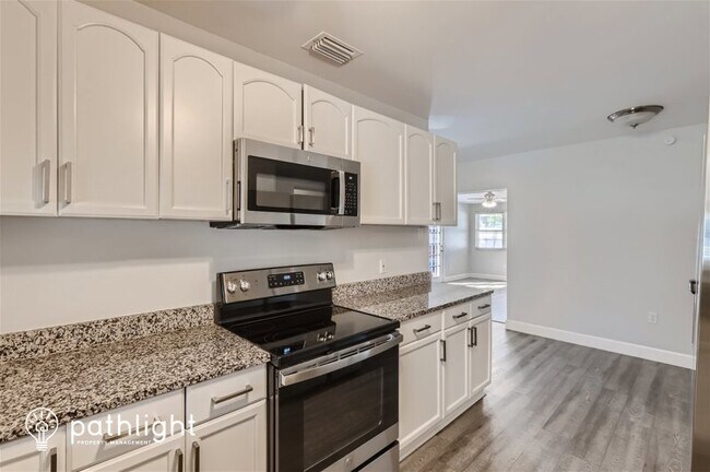 Building Photo - 4610 16Th Street N, St. Petersburg, FL, 33703