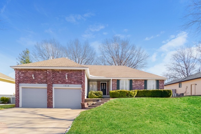 Primary Photo - Fantastic 3 Bedroom Home