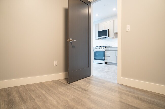 Foto del edificio - 380 Western Ave