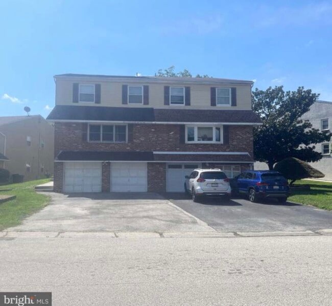 Building Photo - 612 Country Ln
