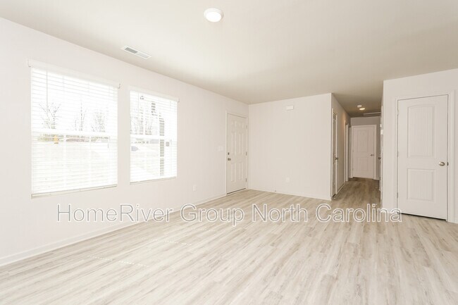 Foto del edificio - 2808 Carrollwood Dr