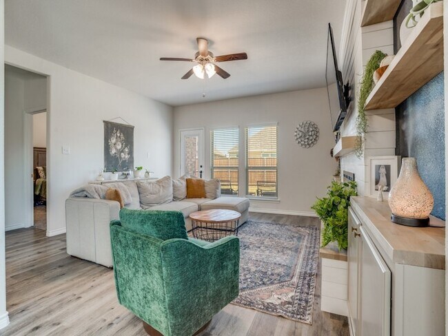 Foto del edificio - 729 Jessica Lynn Ln