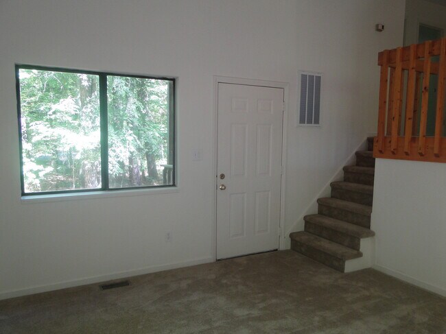 Foto del edificio - 1515 Partridgeberry Rd