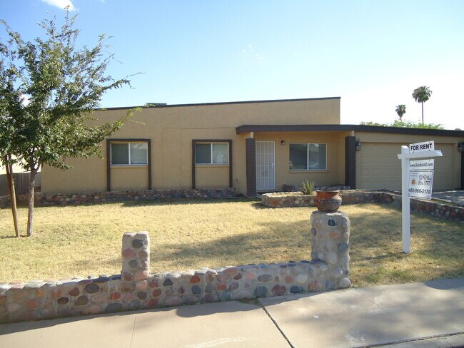 Building Photo - 4 Bedroom 2 Bathroom- Gilbert & Southern