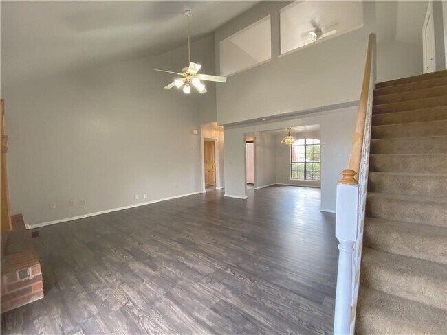 Building Photo - 917 NW 170th St