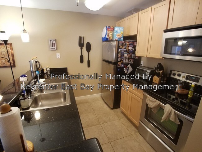 Foto del edificio - 6400 Christie Ave