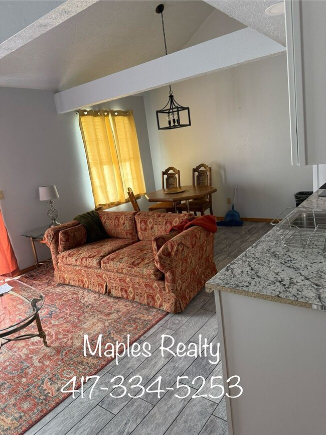 Foto del edificio - 2 BEDROOM/2 BATHROOM LOFT STYLE CONDO AT F...