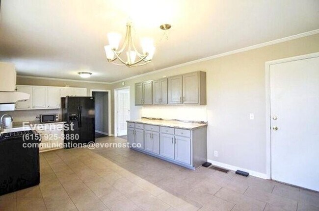 Foto del edificio - 300 Ladybird Dr