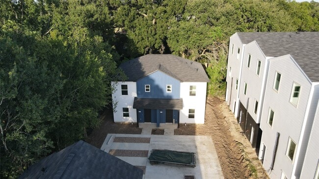 Foto del edificio - 9439 Radio Rd