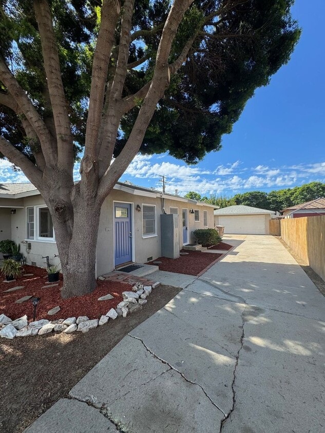 Primary Photo - Duplex for rent in Ventura