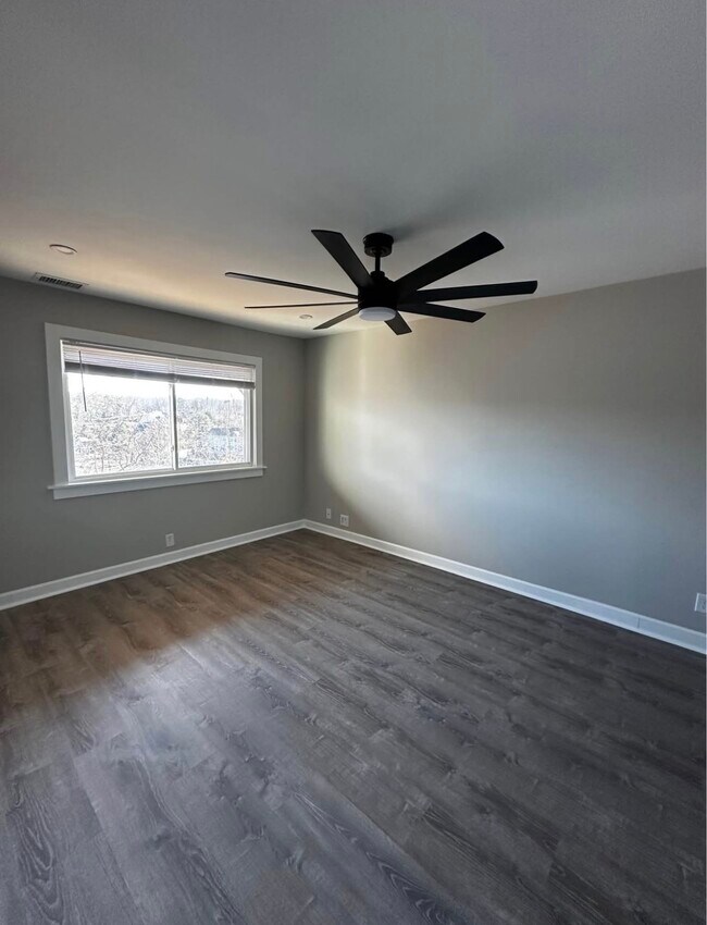 Foto del edificio - LAKE HICKORY CONDOS UNIT 41