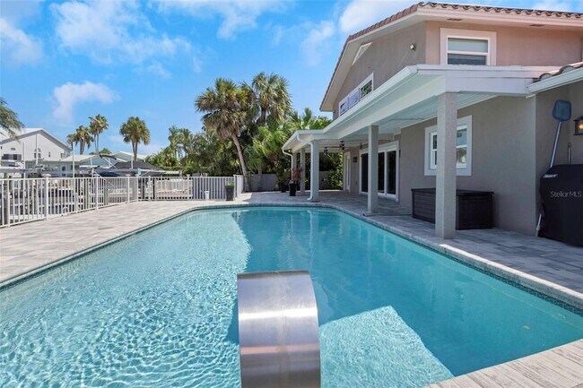 Building Photo - 5145 Porpoise Pl