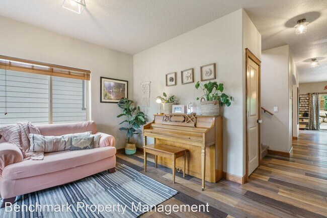Building Photo - 5 br, 2.5 bath House - 3340 N. Belmont Road