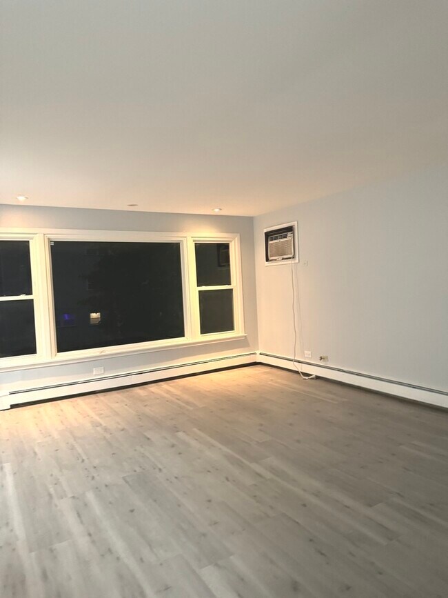 Foto del edificio - 82 Luella Ave