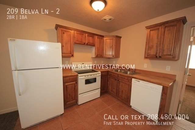 Building Photo - 209 Belva Ln