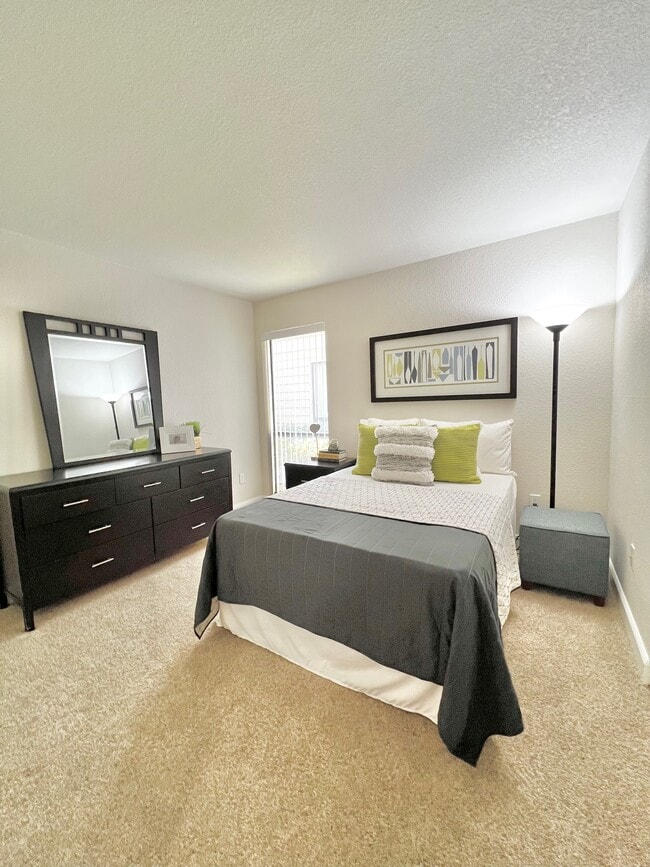 Building Photo - Riverstone