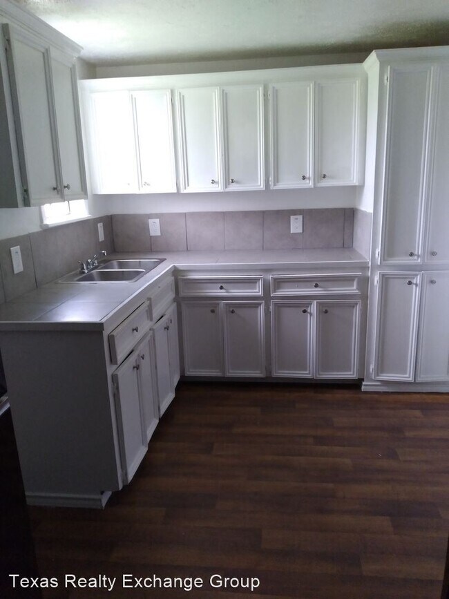 Building Photo - 3 br, 1 bath House - 1025 Fordyce E Yazquirre
